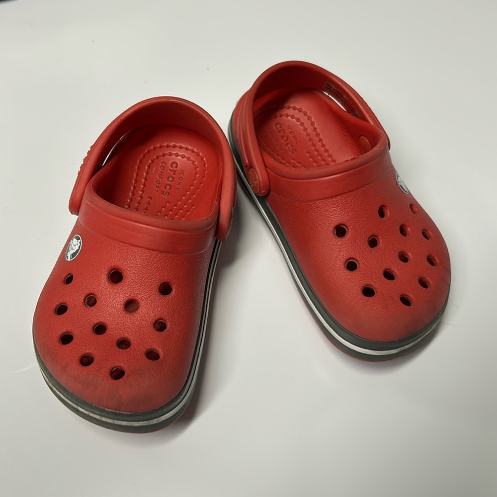 CROCs infant/toddler kid size 7
